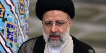 رئیس جمهور از آخرین دستاوردهای صنعت فضایی کشور بازدید کرد 