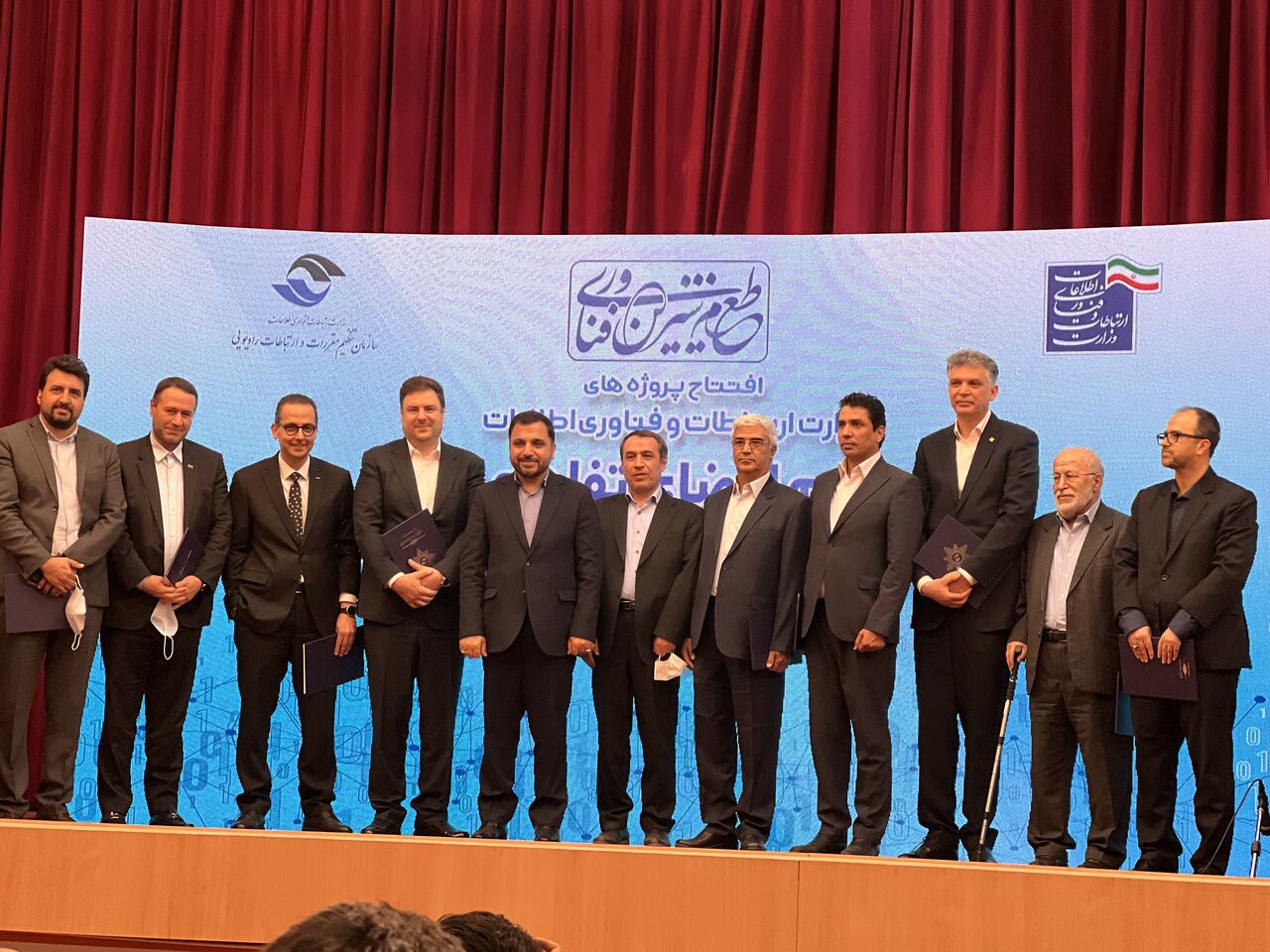 راهاندازی ۸ میلیون و ۵۰۰ هزار پورت فیبرنوری در ۸ شهر کشور