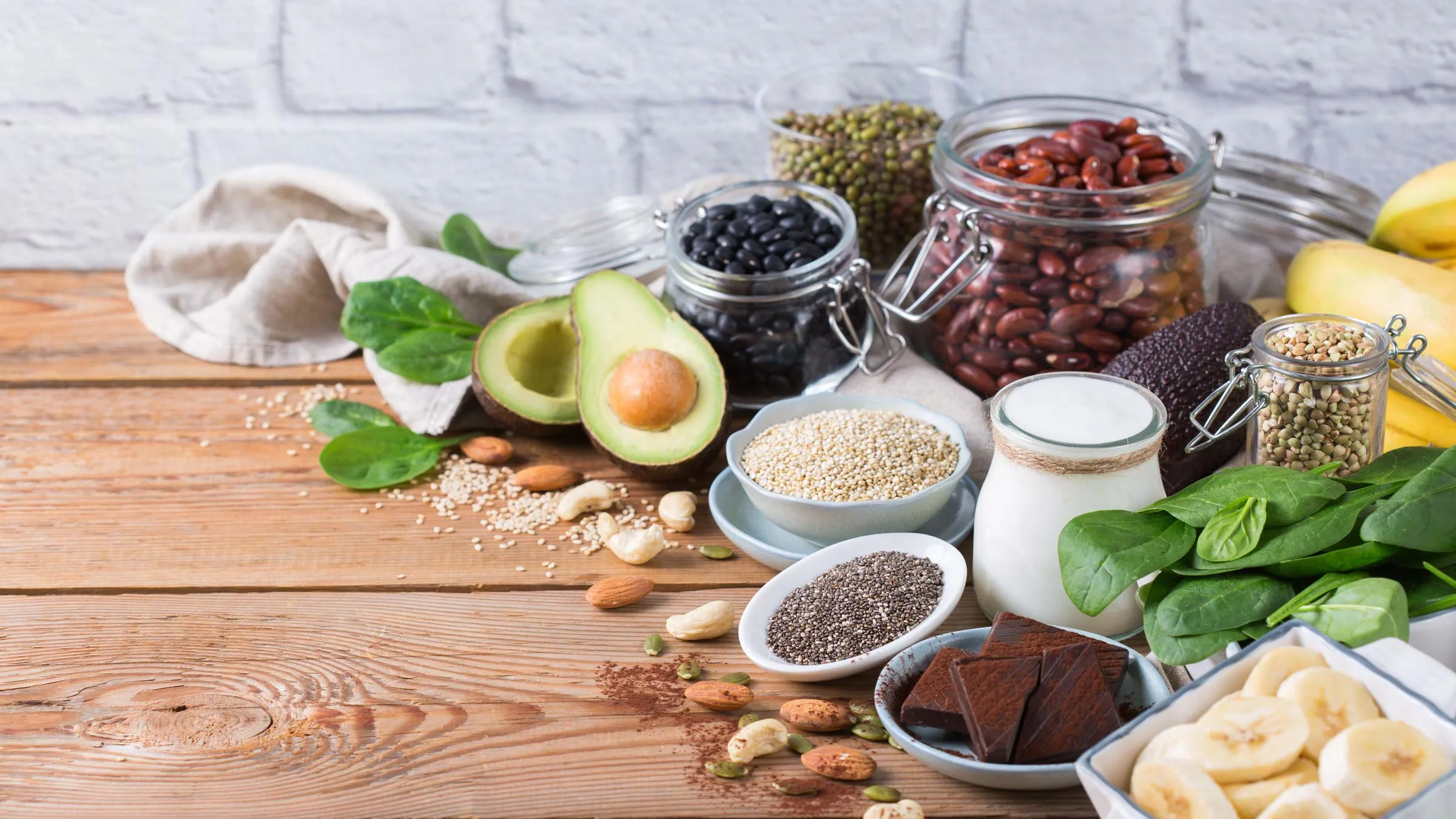 در طول روز چه مقدار منیزیم و آهن مصرف کنیم؟