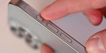 دکمه اکشن آیفون چیست و چگونه کار می‌کند؟ بررسی ۵ کاربرد هوشمندانه