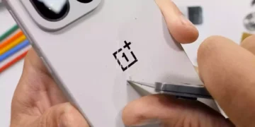 ویدئو تست مقاومت وان پلاس ۱۵ را تماشا کنید: باتری ۲ سلولی 7300mAh و دیگر ماجراها