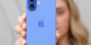 چرا تصحیح خودکار آیفون از کار افتاد؟ نقش پنهان هوش مصنوعی در خطاهای جدید اپل